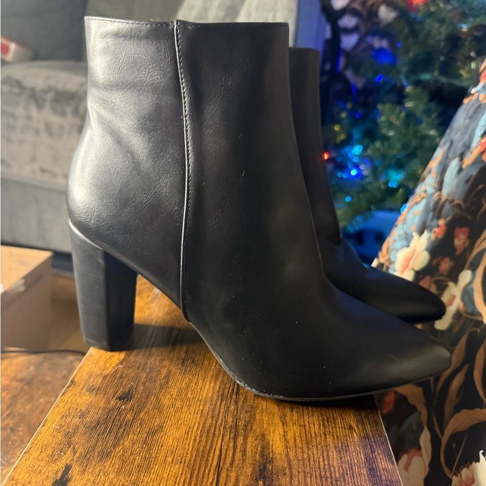 Dreamy Black Ankle Boots